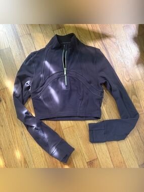 Lululemon Define Cropped Half Zip *Luon
Espresso